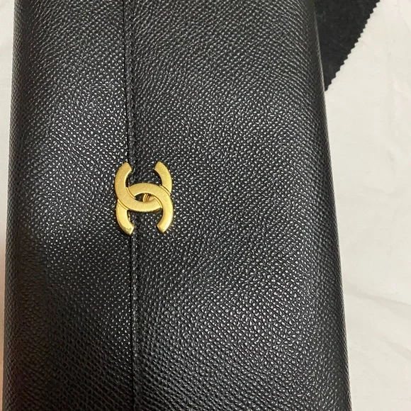 Authentic Chanel semi clutch wallet, authentic - Picture 16 of 16